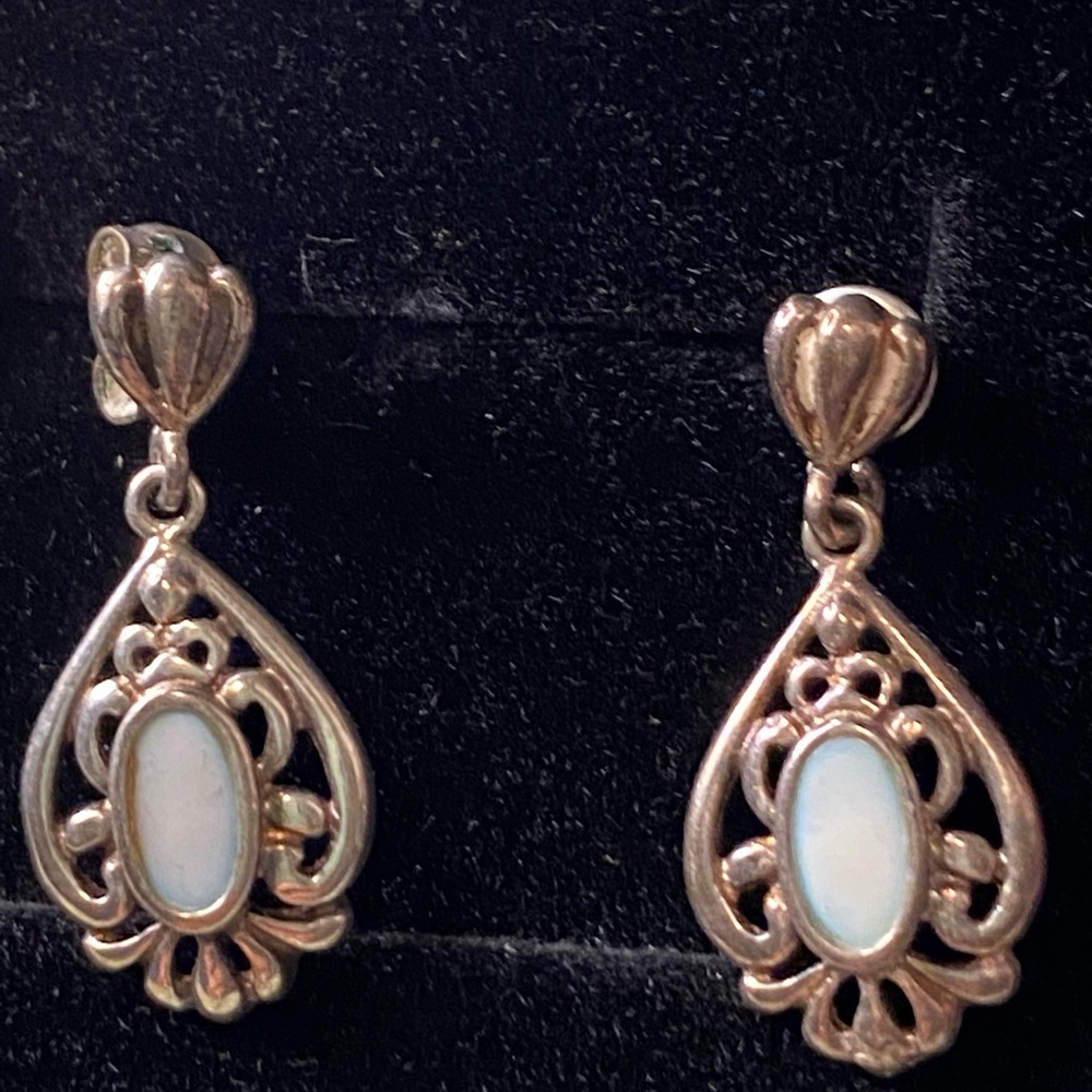 Vintage 3 piece Necklace/Earring Set with Pearlescent center stone - Picture 9 of 12